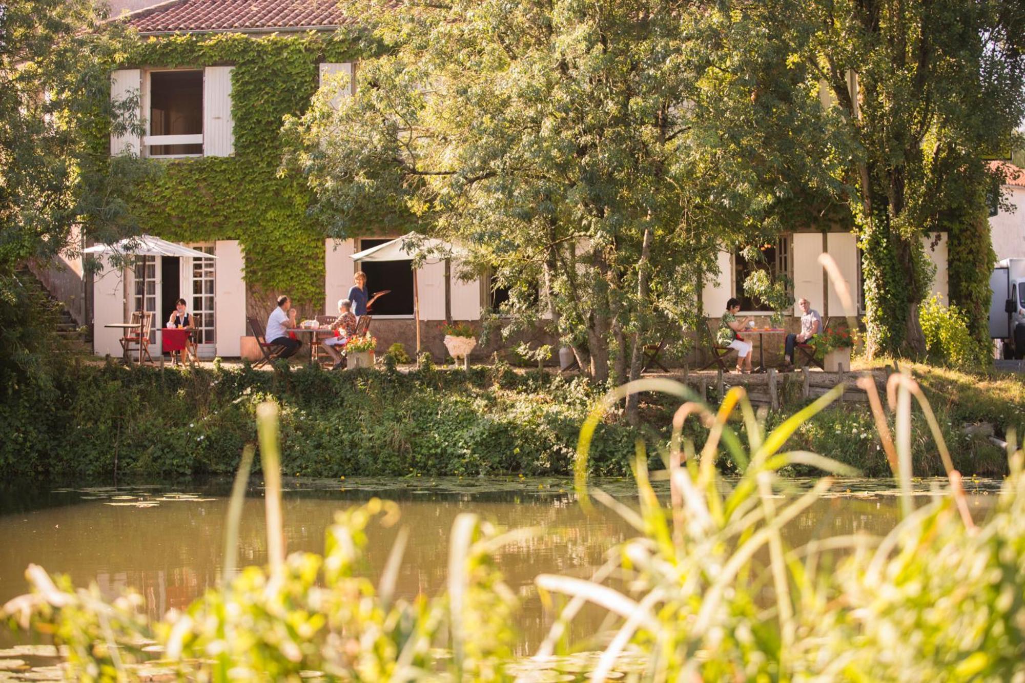 Logis Auberge De La Riviere Les Velluire-sur-Vendee Экстерьер фото