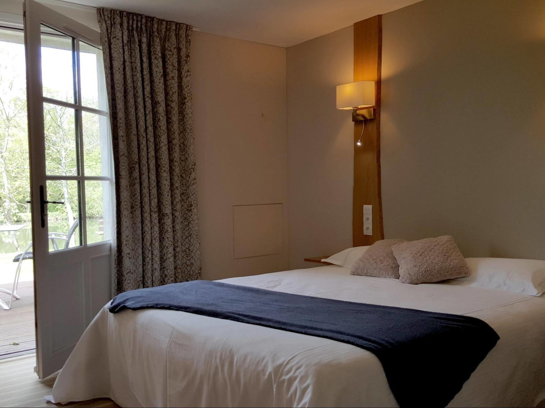 Logis Auberge De La Riviere Les Velluire-sur-Vendee Экстерьер фото